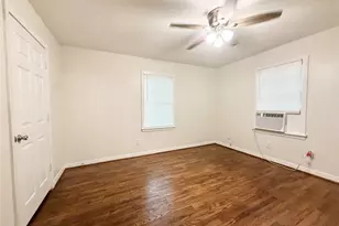 824 S Anderson St, Angleton, TX 77515 - Photo 11