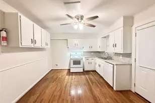 824 S Anderson St, Angleton, TX 77515 - Photo 9
