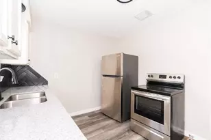 5022 Mallow St, Houston, TX 77033 - Photo 3