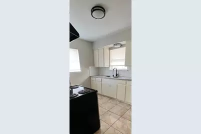 5022 Mallow Street #7, Houston, TX 77033 - Photo 13