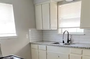 5022 Mallow St, Houston, TX 77033 - Photo 13