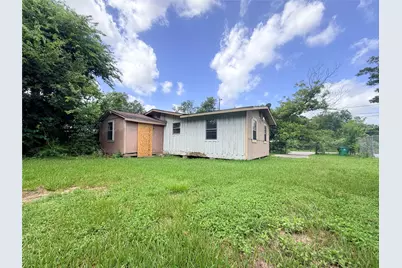 8624 Lawnridge Street, Houston, TX 77016 - Photo 17