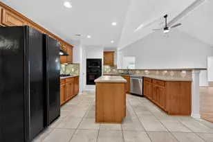 2223 Meadows Blvd, League City, TX 77573 - Photo 7