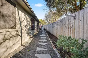 131 Breezy Shore Ct, Dickinson, TX 77539 - Photo 37