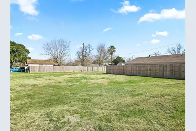 2514 Sunnycrest Drive, Texas City, TX 77590 - Photo 3