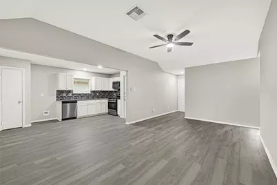 3019 Overland Trail, Dickinson, TX 77539 - Photo 9