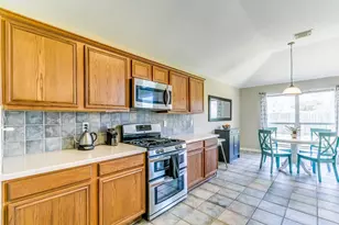 14015 Blue Vista Dr, Sugar Land, TX 77498 - Photo 11