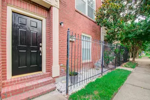 1733 Tuam St, Houston, TX 77004 - Photo 3