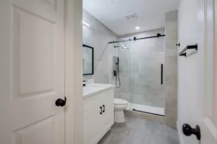 1733 Tuam St, Houston, TX 77004 - Photo 7
