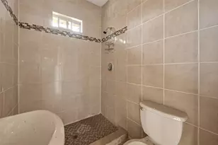 4016 Woodleigh St, Houston, TX 77023 - Photo 35