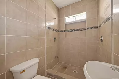 4016 Woodleigh Street, Houston, TX 77023 - Photo 21