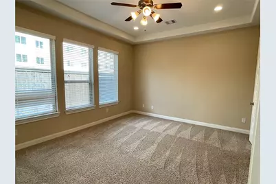 10418 Quiet Courtyard Road, Houston, TX 77043 - Photo 19