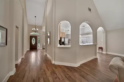 159 S Queenscliff Circle, The Woodlands, TX 77382 - Photo 5