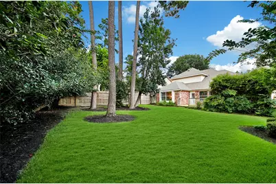159 S Queenscliff Circle, The Woodlands, TX 77382 - Photo 33