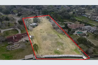 205 Lakeshore Drive, Seabrook, TX 77586 - Photo 1