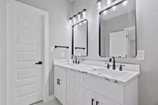 8216 Locksley Rd, Houston, TX 77078 - Photo 5