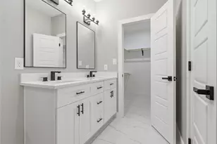 8216 Locksley Rd, Houston, TX 77078 - Photo 17