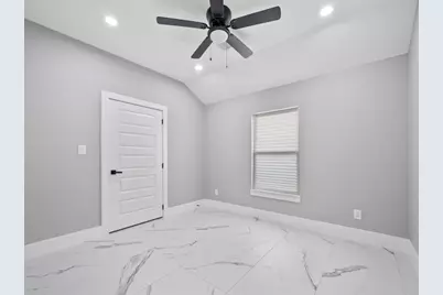 8216 Locksley Road, Houston, TX 77078 - Photo 9