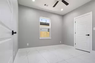 8216 Locksley Rd, Houston, TX 77078 - Photo 11