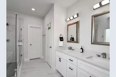 8419 8419 Woodward #a/b, Houston, TX 77051 - Photo 19