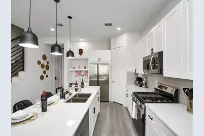 8419 8419 Woodward #a/b, Houston, TX 77051 - Photo 9