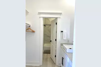 203 S Lockwood Drive, Houston, TX 77011 - Photo 11