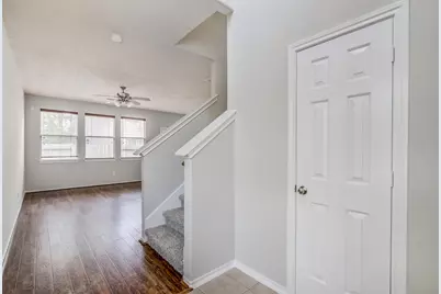 58 S Burberry Park Circle, The Woodlands, TX 77382 - Photo 3