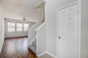 58 S Burberry Park Cir, The Woodlands, TX 77382 - Photo 3