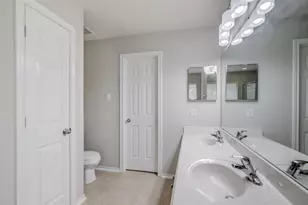58 S Burberry Park Cir, The Woodlands, TX 77382 - Photo 19