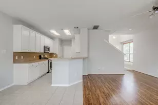 58 S Burberry Park Cir, The Woodlands, TX 77382 - Photo 7