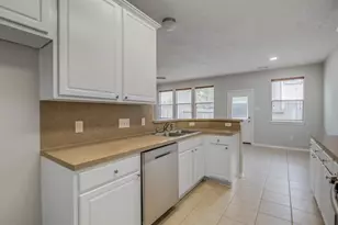 58 S Burberry Park Cir, The Woodlands, TX 77382 - Photo 11