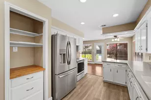 2803 Edgewood Dr, Sugar Land, TX 77479 - Photo 13
