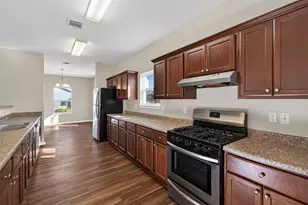 106 Morgan St, Alvin, TX 77511 - Photo 11