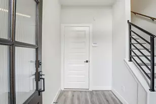 9211 Ft George St, Houston, TX 77063 - Photo 9