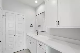 9211 Ft George St, Houston, TX 77063 - Photo 11