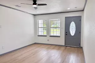 317 San Jacinto St, La Porte, TX 77571 - Photo 3