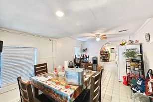 7931 Scanlock St, Houston, TX 77012 - Photo 9