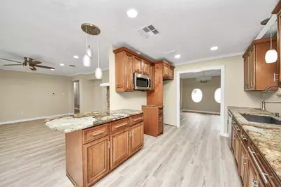 11830 Burlingame Drive, Houston, TX 77099 - Photo 7