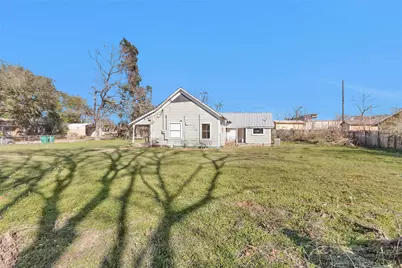 203 W Powell Street, Willis, TX 77378 - Photo 29