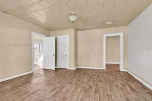 203 W Powell St, Willis, TX 77378 - Photo 7