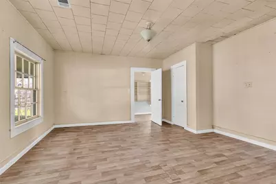 203 W Powell Street, Willis, TX 77378 - Photo 9