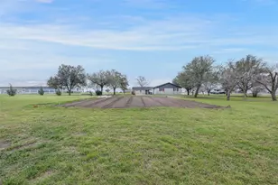 2042 US Hwy 77, Lott, TX 76656 - Photo 9