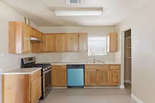 2411 Leffingwell St, Houston, TX 77026 - Photo 9