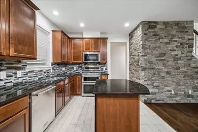 10043 Fallen Woods Drive, Houston, TX 77080 - Photo 7