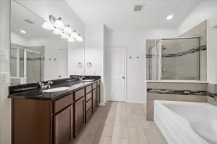 10043 Fallen Woods Dr, Houston, TX 77080 - Photo 9