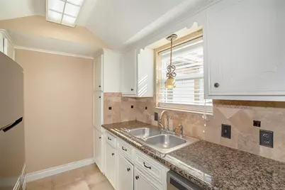 431 Sunset Drive #2, Dickinson, TX 77539 - Photo 5