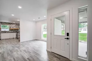 550 Roanoke Dr, Conroe, TX 77302 - Photo 3