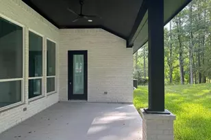2405 W Greenbriar Dr, Huntsville, TX 77340 - Photo 27