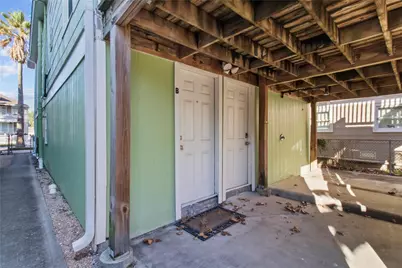 2603 Bernardo De Glavez Unit #B, Galveston, TX 77550 - Photo 13