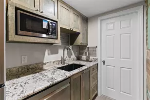 2603 Bernardo De Glavez Unit, Galveston, TX 77550 - Photo 3